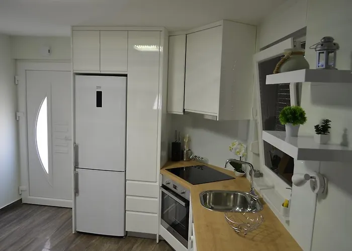 Ana Arbanasi Daire Zadar