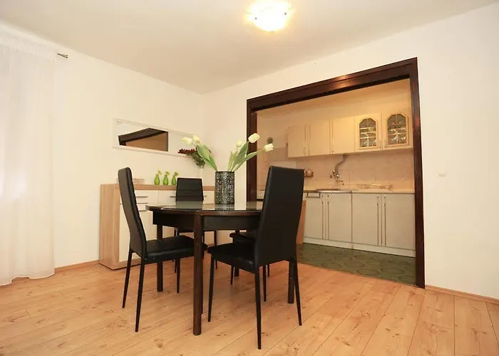 Ana Arbanasi Daire *